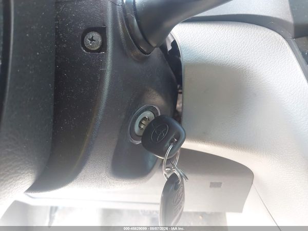 2015 TOYOTA SIENNA L 7 PASSENGER — I11