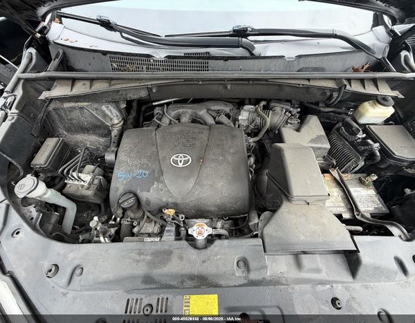 2018 TOYOTA HIGHLANDER LE