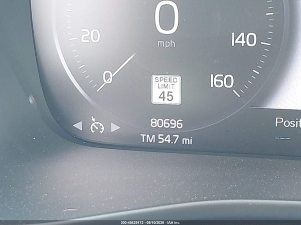 2022 VOLVO XC40 T5 MOMENTUM