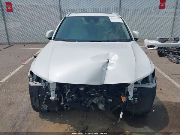 2022 VOLVO XC40 T5 MOMENTUM