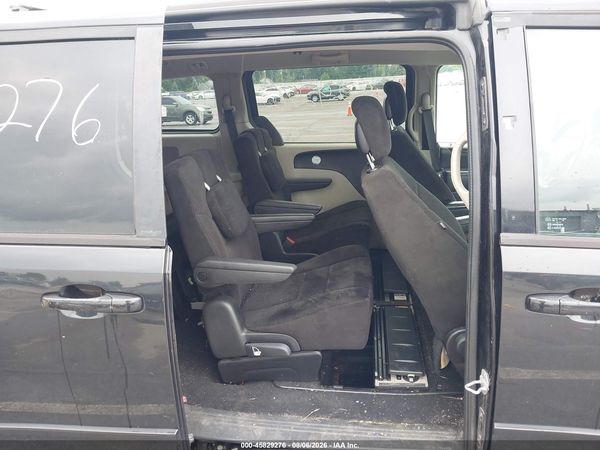 2013 DODGE GRAND CARAVAN SXT — I8