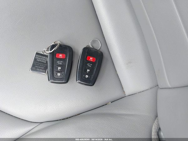2020 TOYOTA HIGHLANDER HYBRID XLE