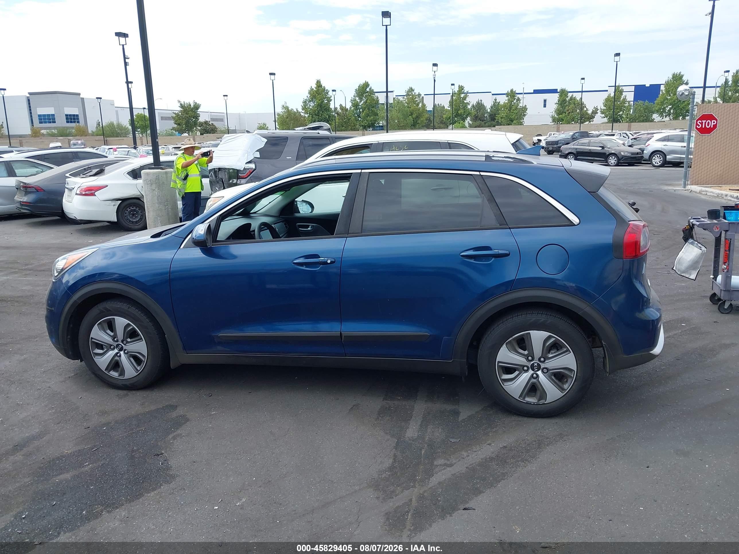2019 KIA NIRO LX
