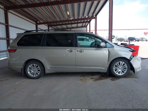 2015 TOYOTA SIENNA XLE 8 PASSENGER
