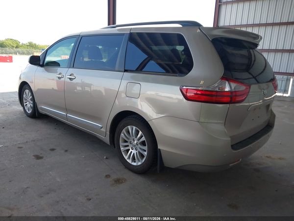 2015 TOYOTA SIENNA XLE 8 PASSENGER