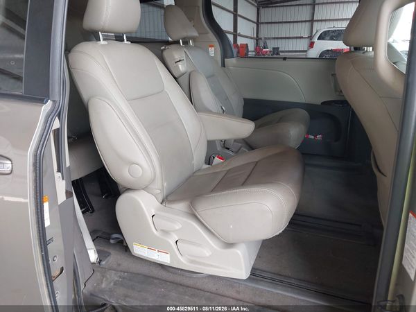 2015 TOYOTA SIENNA XLE 8 PASSENGER