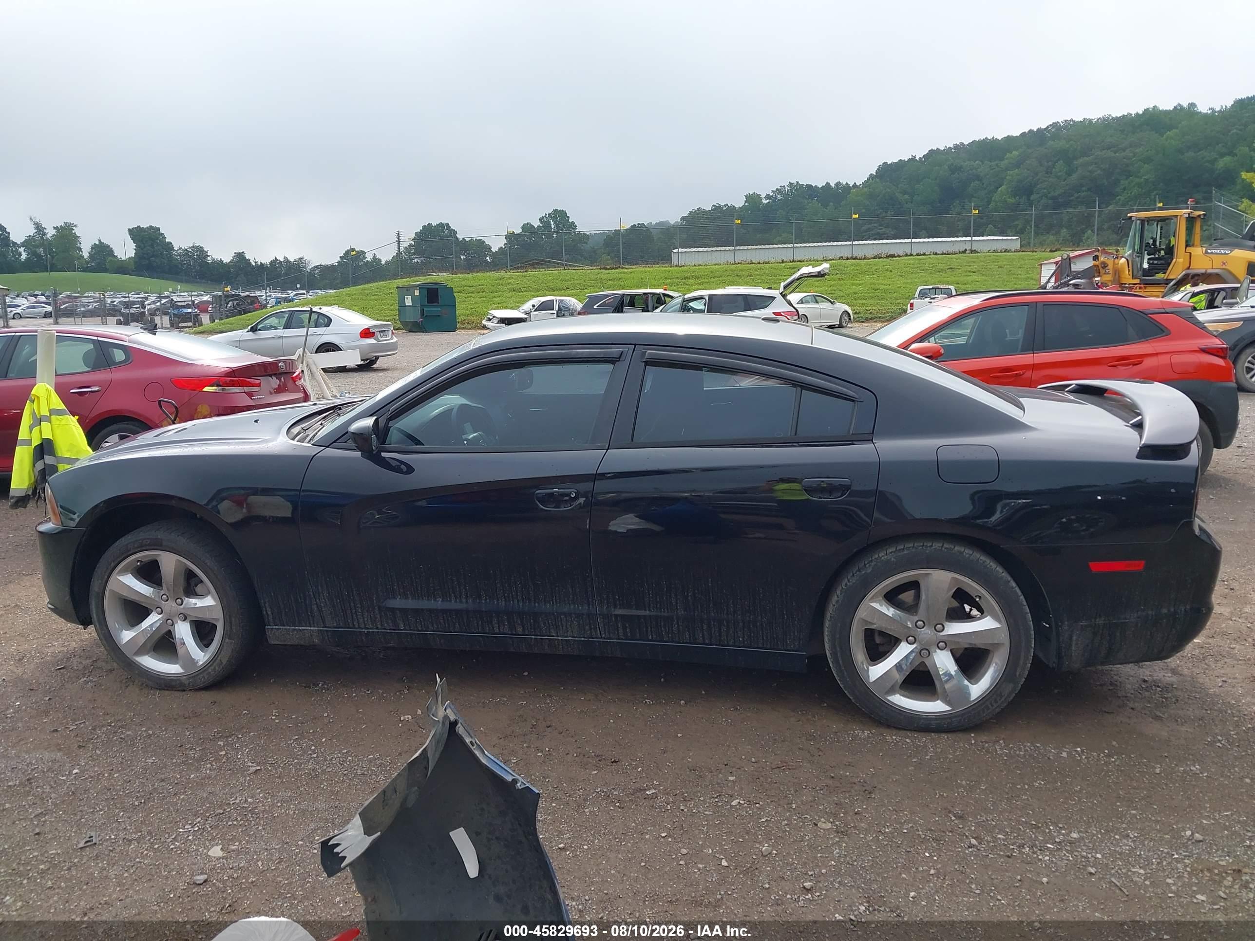 2013 DODGE CHARGER SE