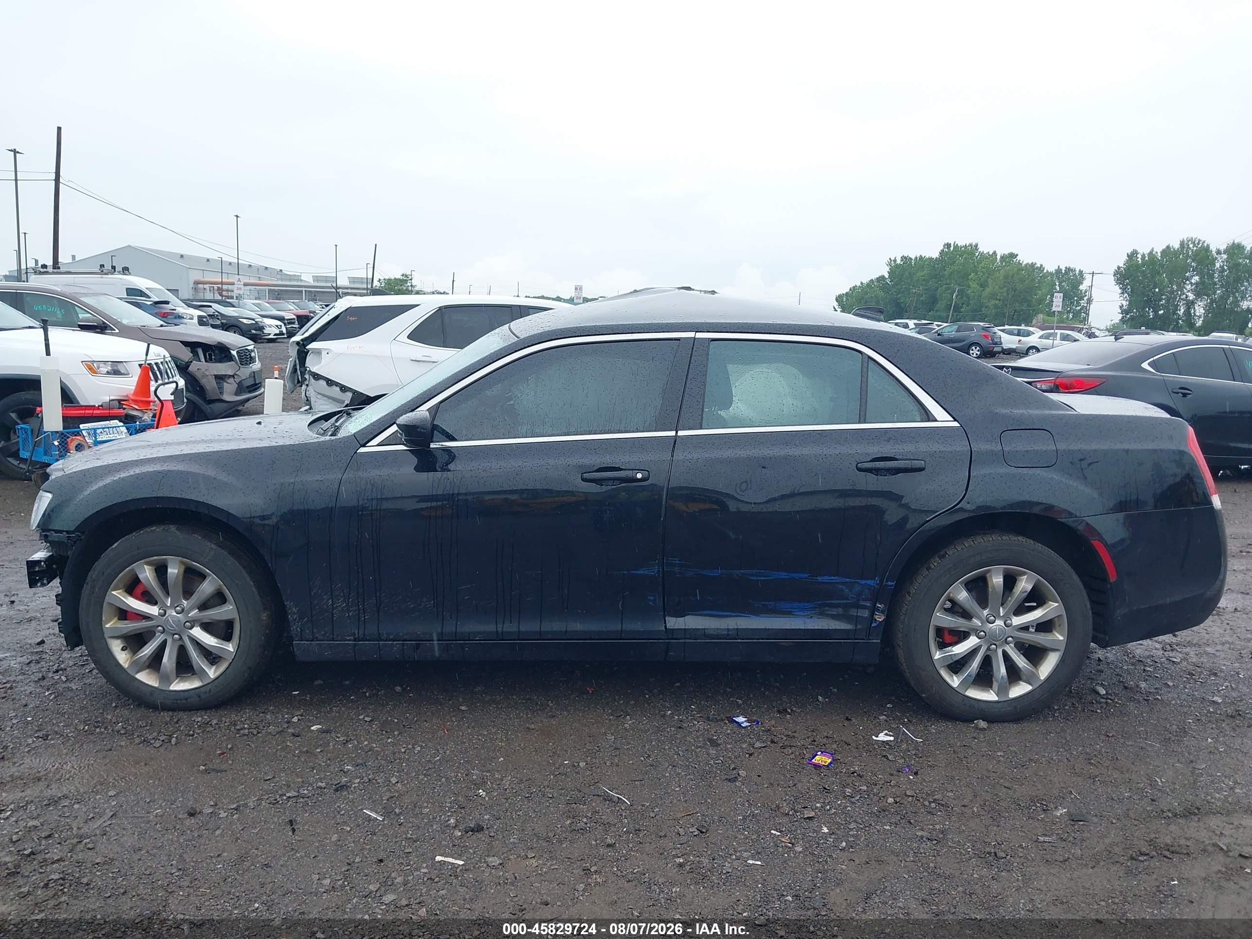 2017 CHRYSLER 300 LIMITED AWD