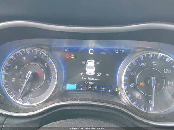 2017 CHRYSLER 300 LIMITED AWD
