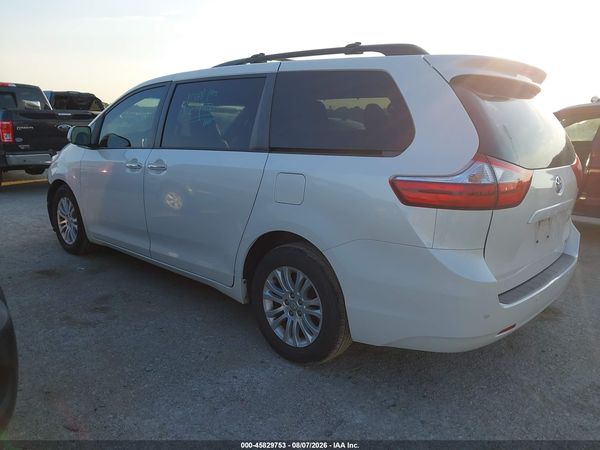 2017 TOYOTA SIENNA XLE PREMIUM 8 PASSENGER — I3