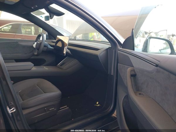 2026 TESLA MODEL Y