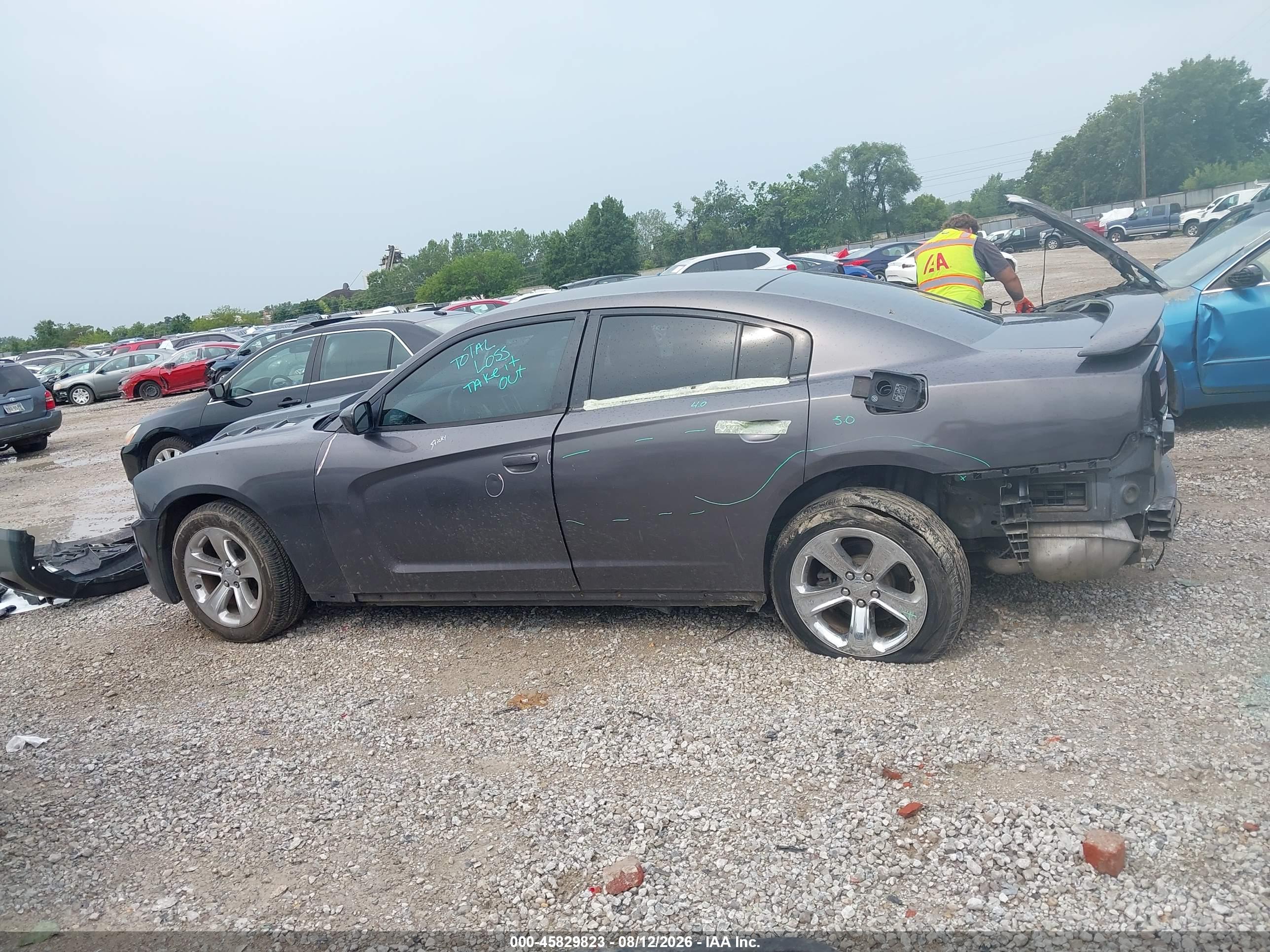 2014 DODGE CHARGER SE