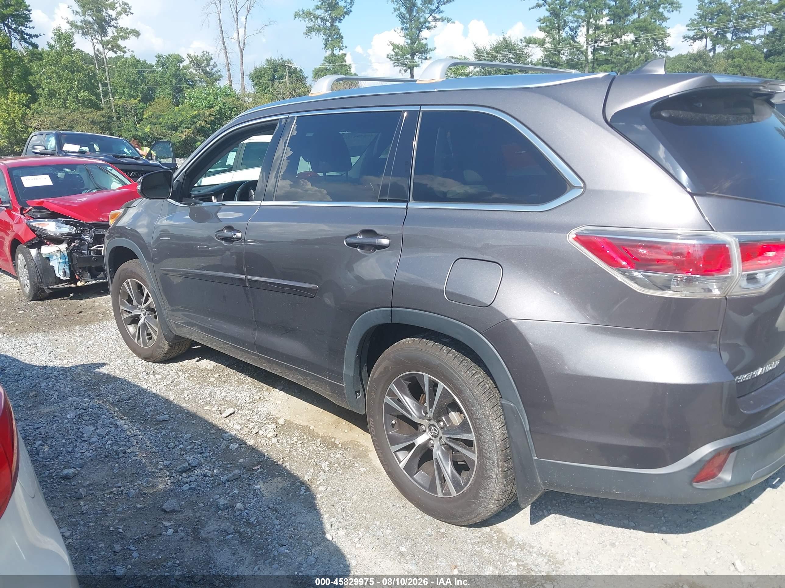 2016 TOYOTA HIGHLANDER XLE V6