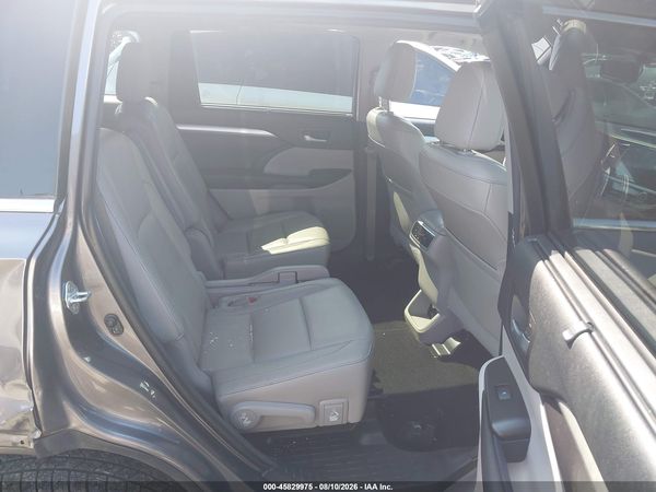 2016 TOYOTA HIGHLANDER XLE V6