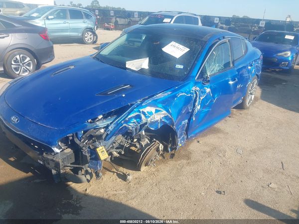 2019 KIA STINGER Base