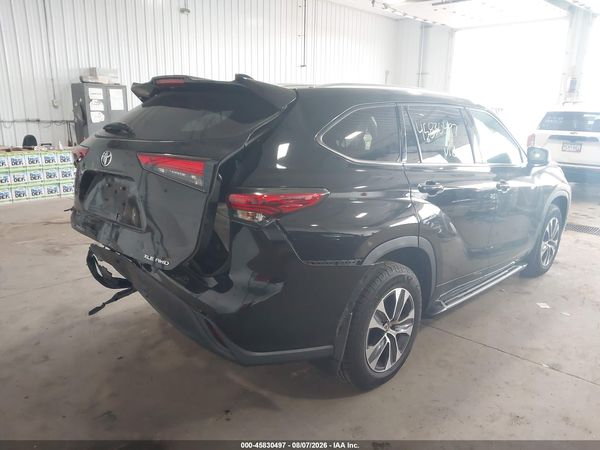 2021 TOYOTA HIGHLANDER XLE