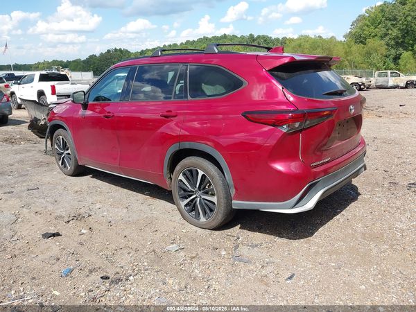 2021 TOYOTA HIGHLANDER XSE