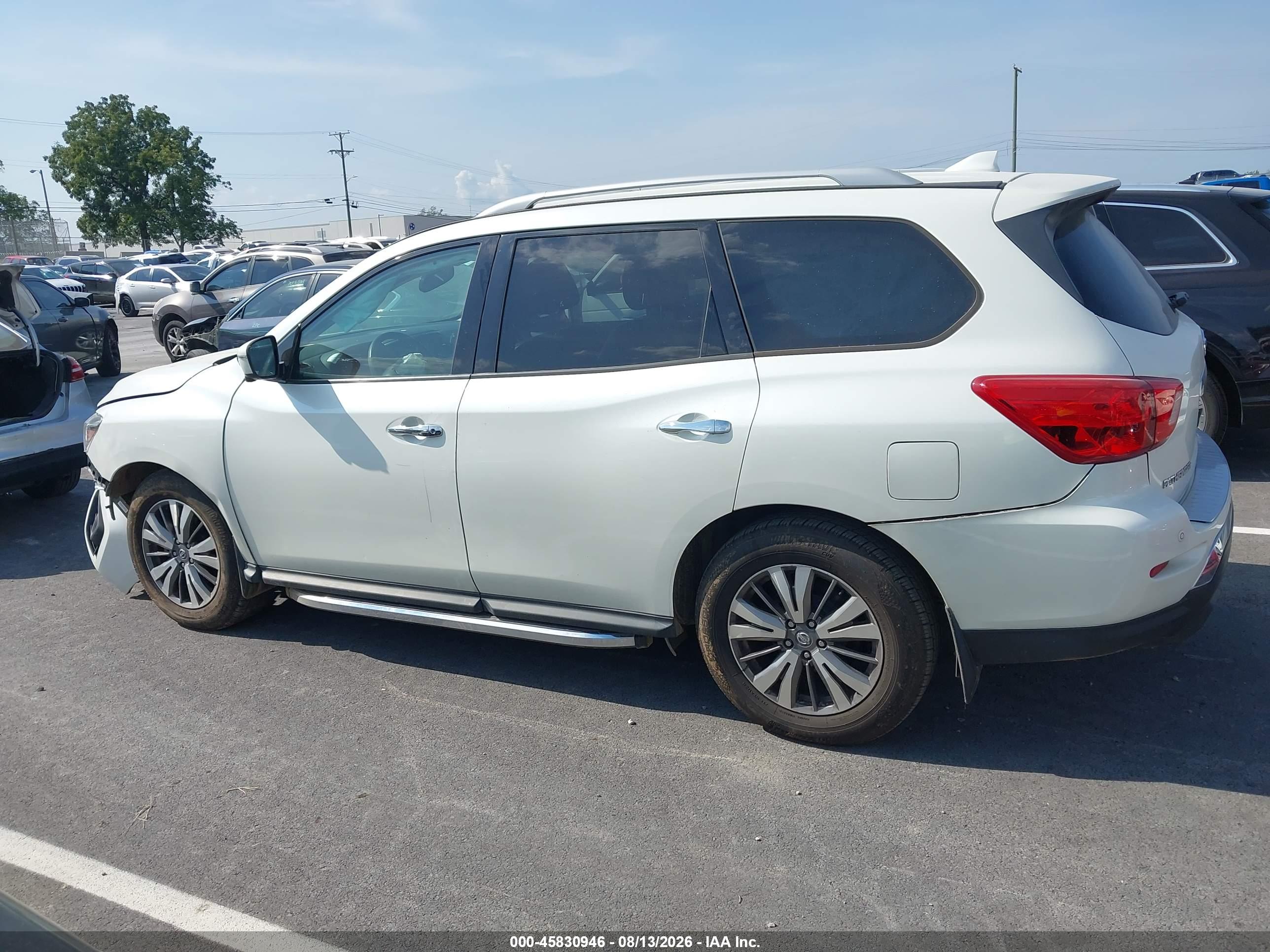 2019 NISSAN PATHFINDER SL