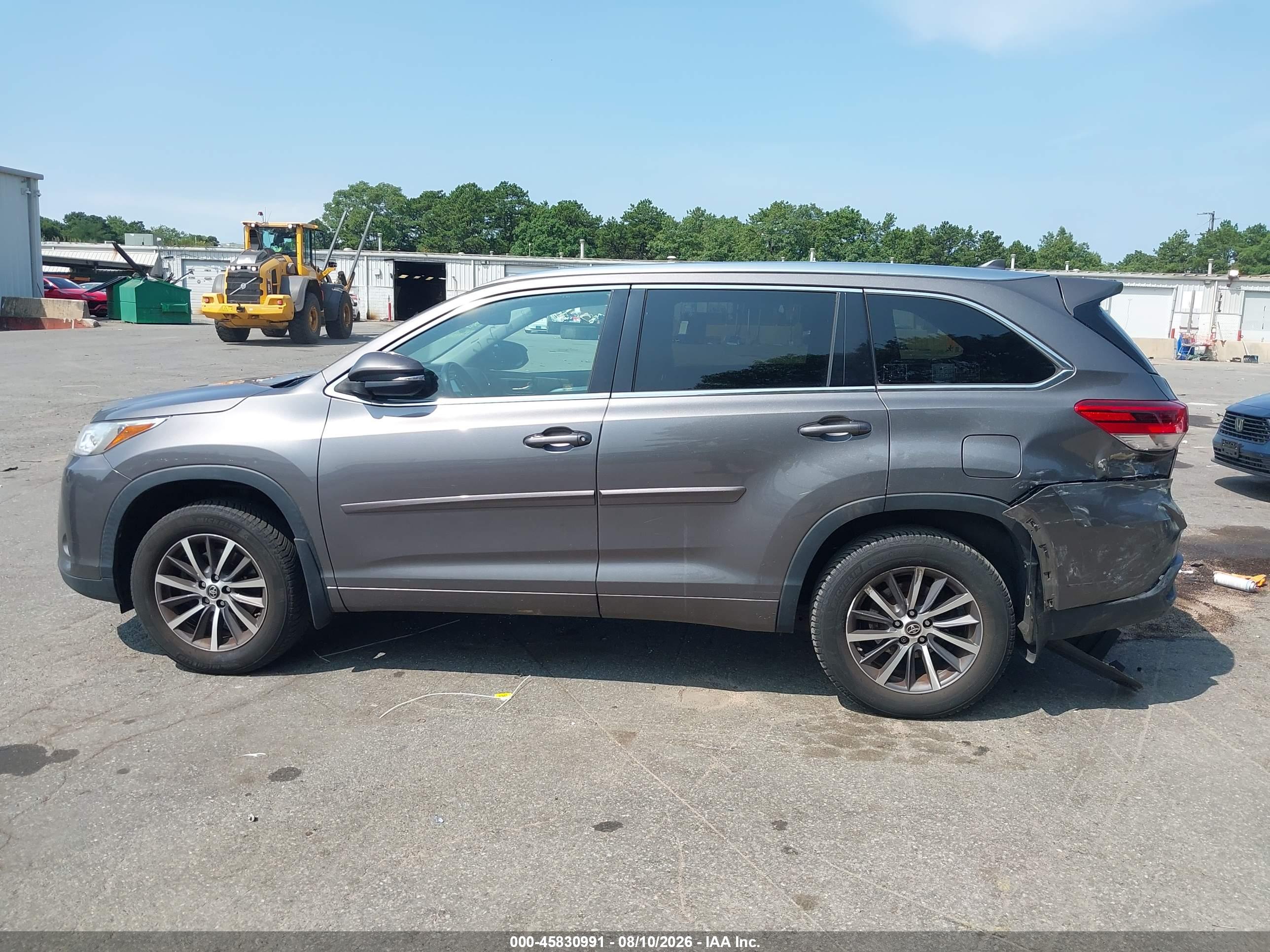 2017 TOYOTA HIGHLANDER XLE