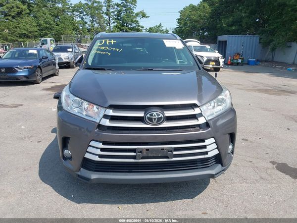 2017 TOYOTA HIGHLANDER XLE
