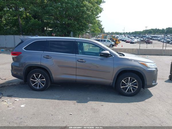 2017 TOYOTA HIGHLANDER XLE