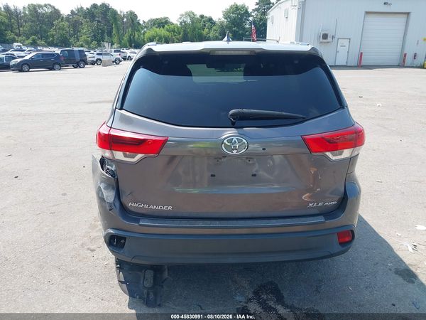 2017 TOYOTA HIGHLANDER XLE