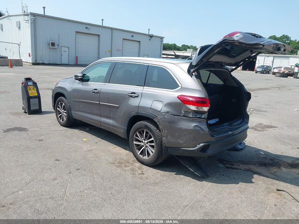 2017 TOYOTA HIGHLANDER XLE