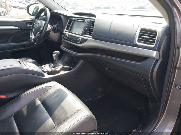 2017 TOYOTA HIGHLANDER XLE