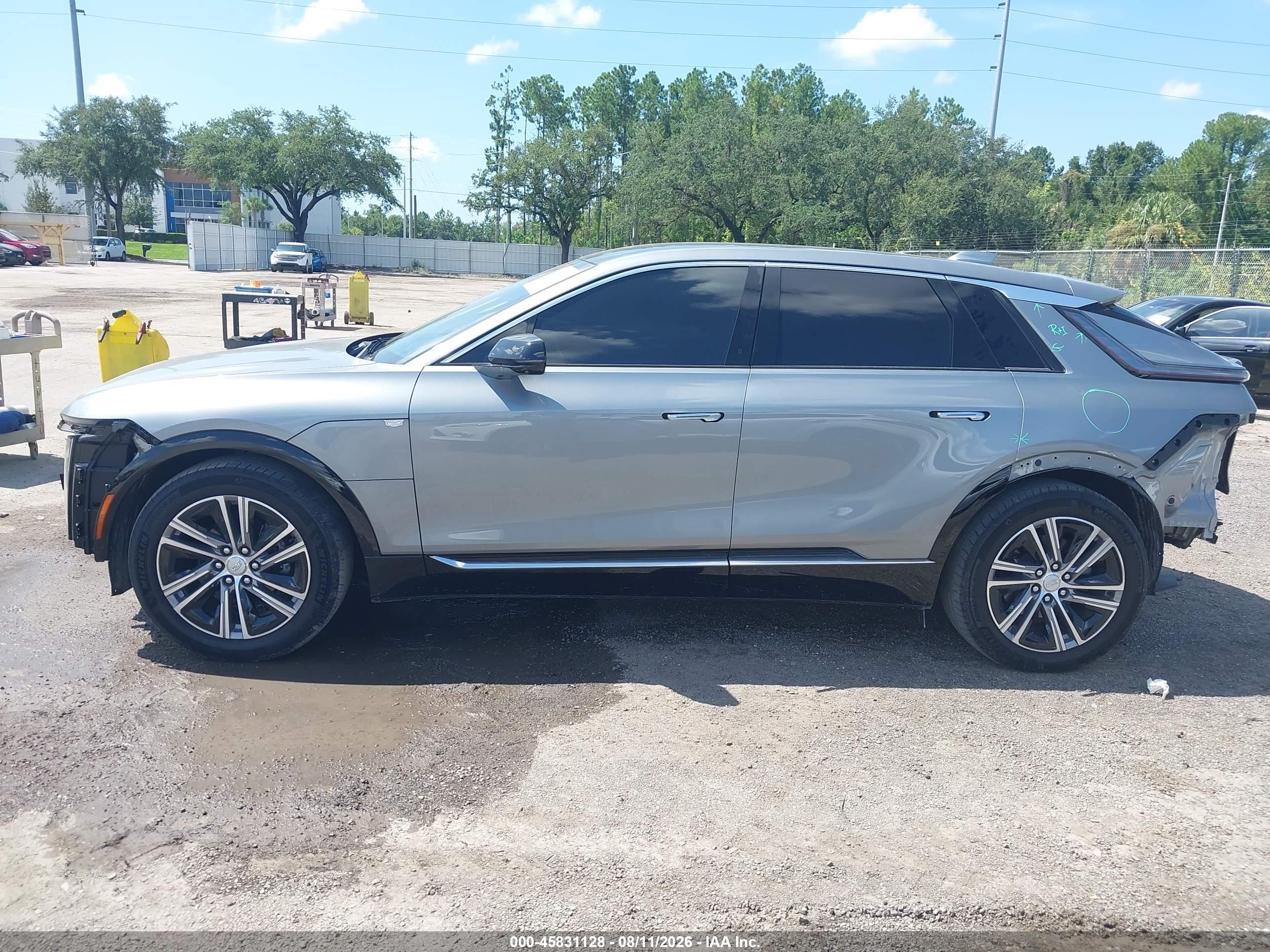 2024 CADILLAC LYRIQ LUXURY W/1SC