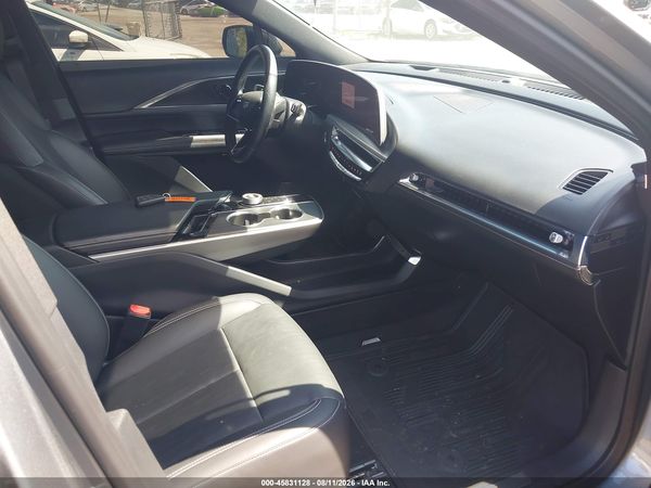 2024 CADILLAC LYRIQ LUXURY W/1SC
