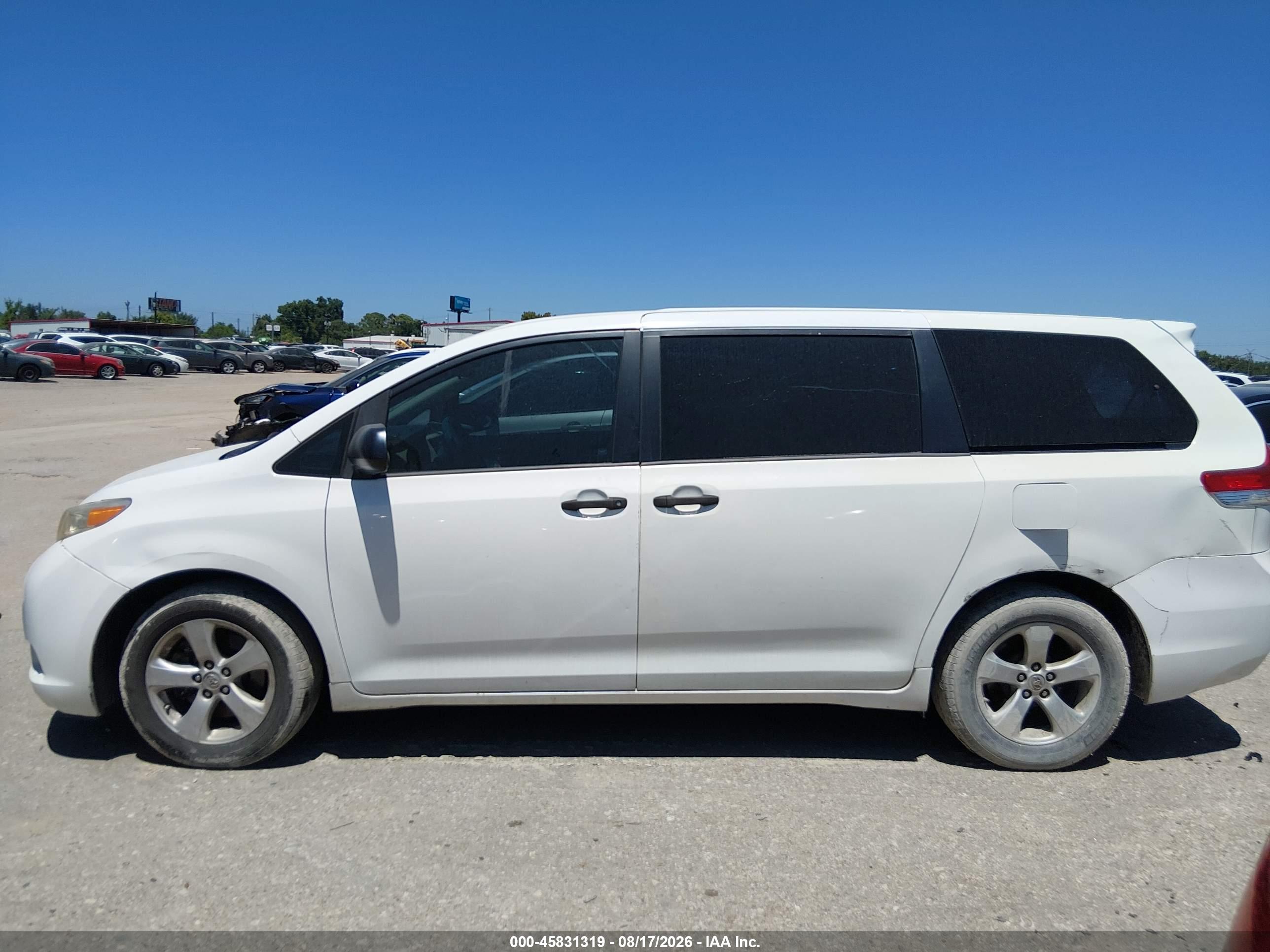 2014 TOYOTA SIENNA L V6 7 PASSENGER