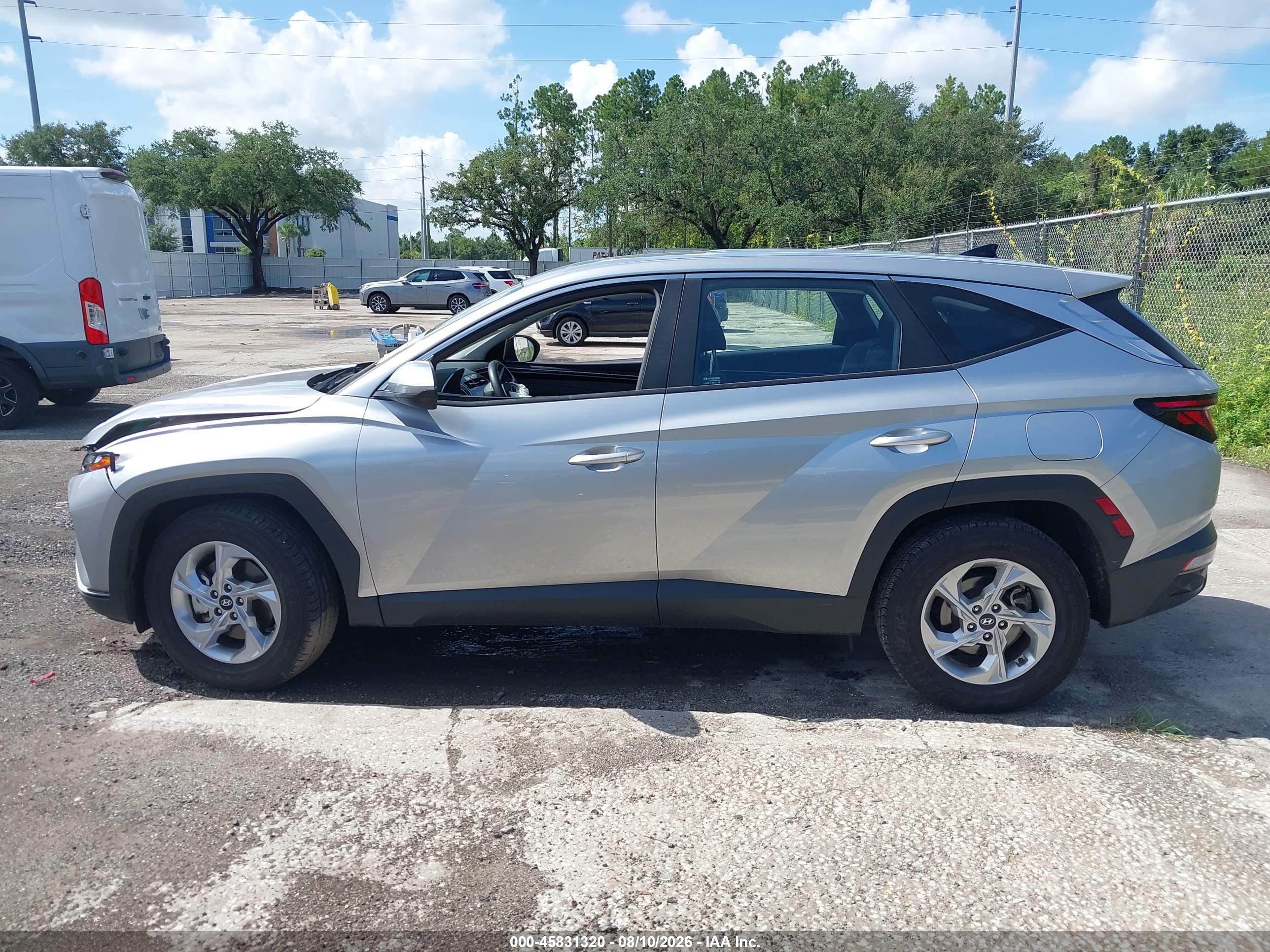 2024 HYUNDAI TUCSON SE