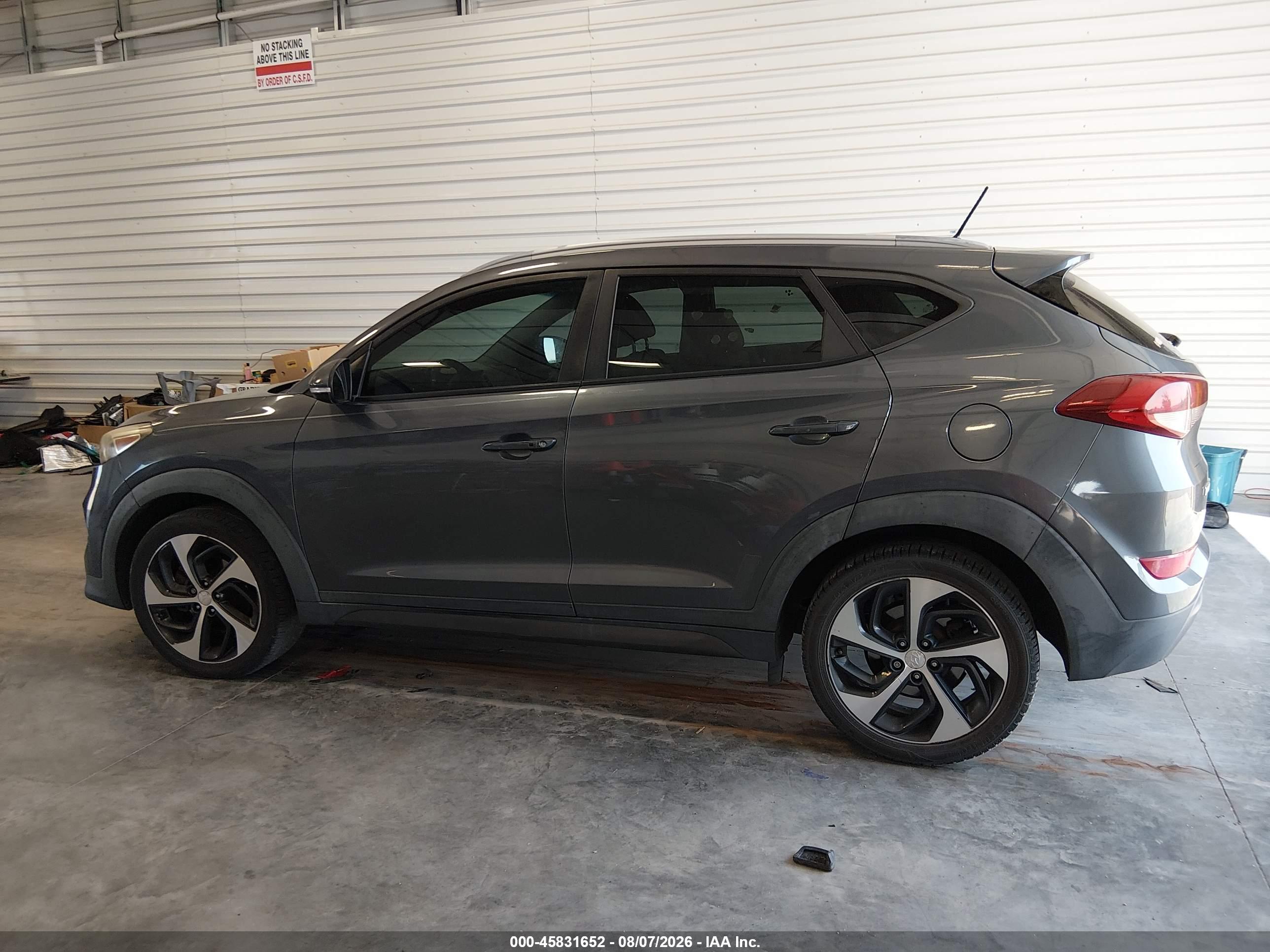 2016 HYUNDAI TUCSON SPORT