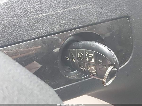 2012 DODGE GRAND CARAVAN CREW — I11