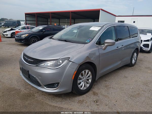 2019 CHRYSLER PACIFICA TOURING PLUS — I2