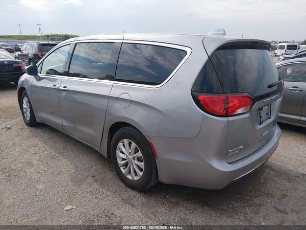 2019 CHRYSLER PACIFICA TOURING PLUS — I3