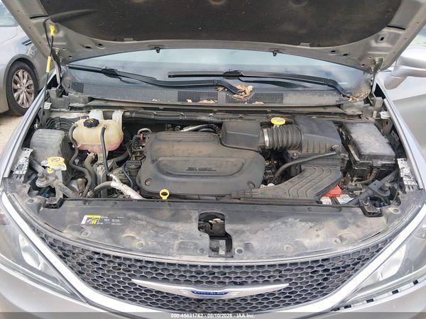 2019 CHRYSLER PACIFICA TOURING PLUS — I10