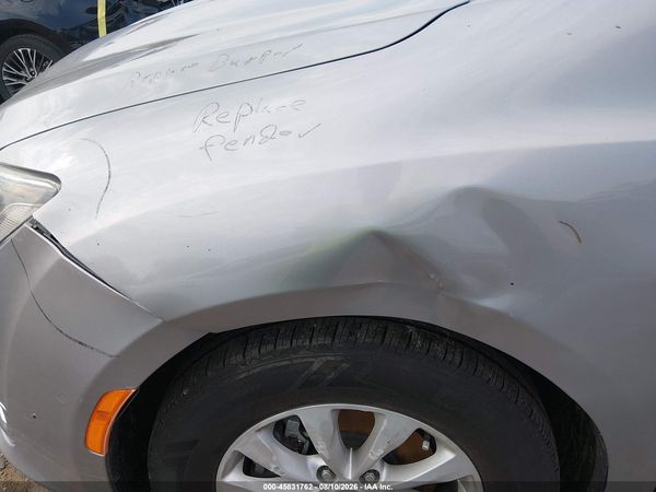 2019 CHRYSLER PACIFICA TOURING PLUS — I152