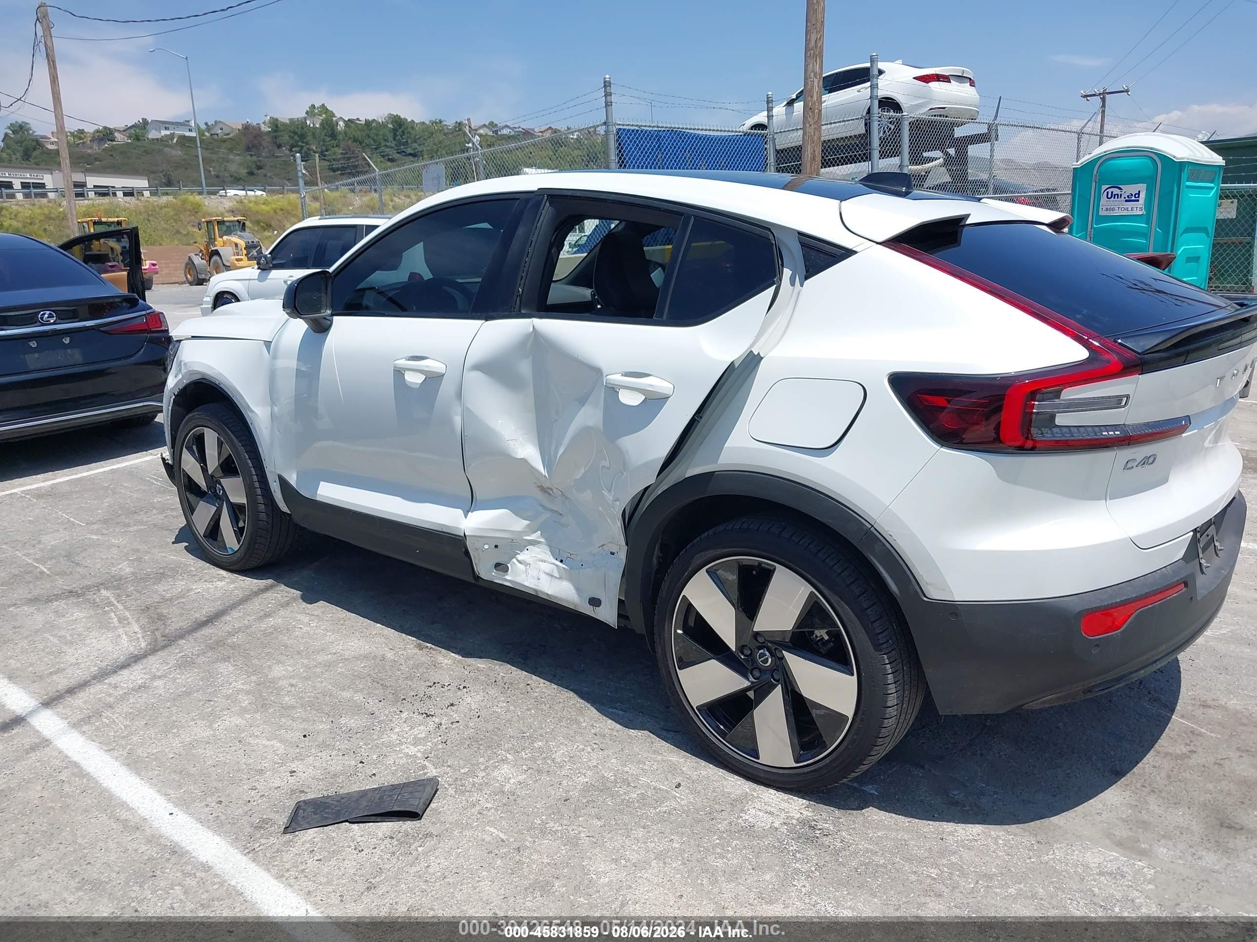 2023 VOLVO C40 RECHARGE PURE ELECTRIC TWIN PLUS