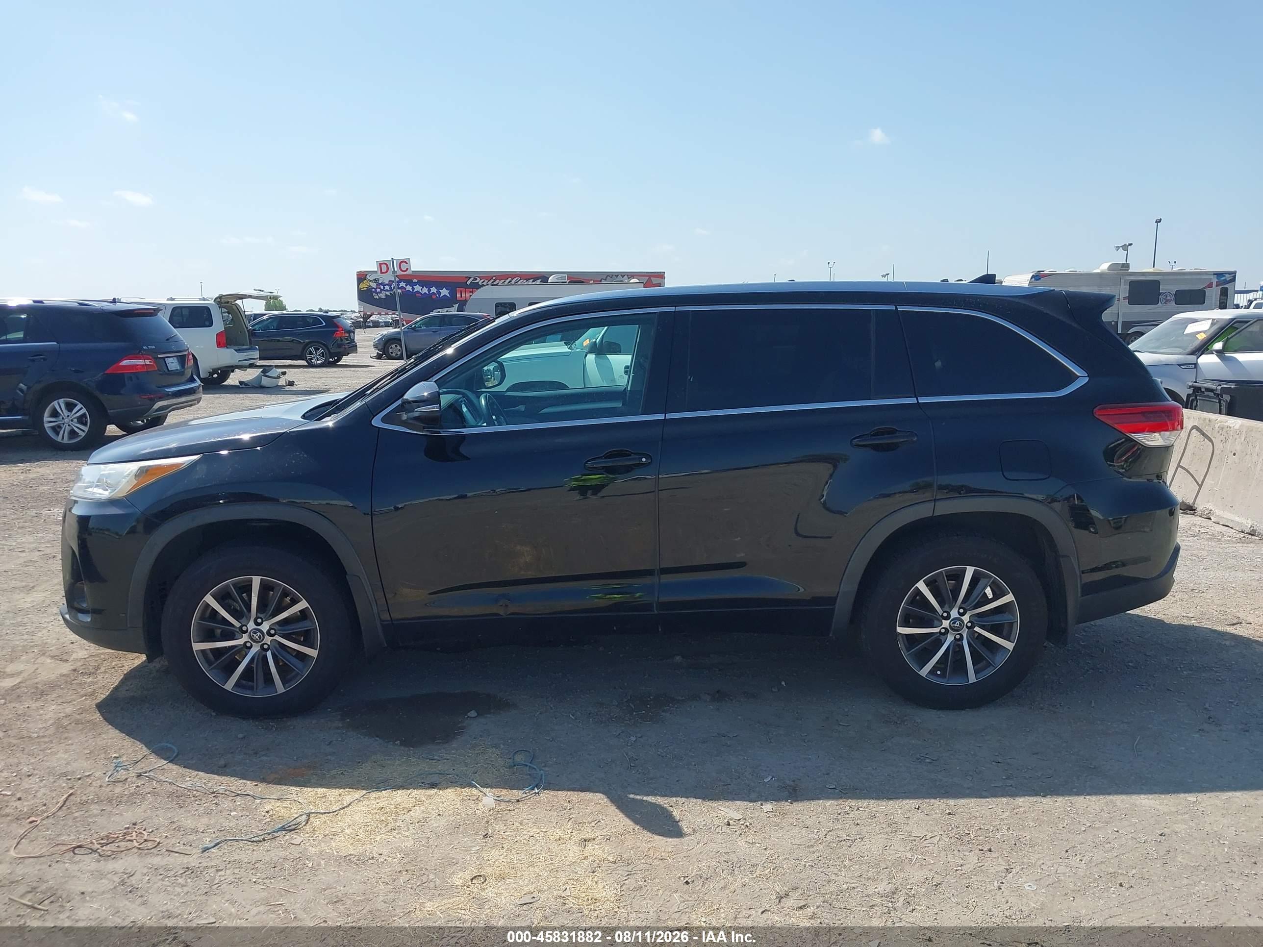 2017 TOYOTA HIGHLANDER XLE