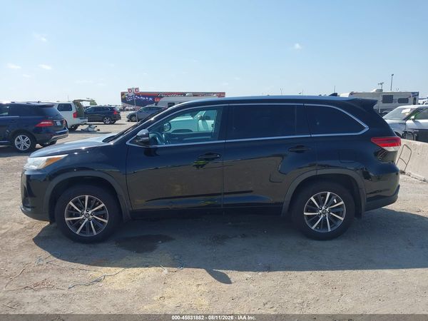 2017 TOYOTA HIGHLANDER XLE