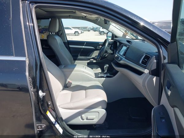 2017 TOYOTA HIGHLANDER XLE