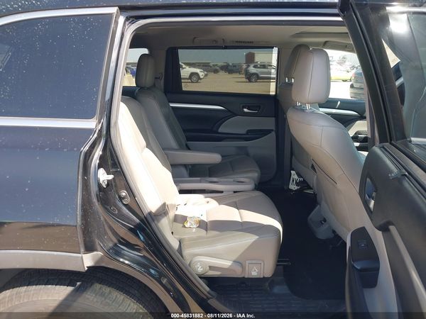 2017 TOYOTA HIGHLANDER XLE