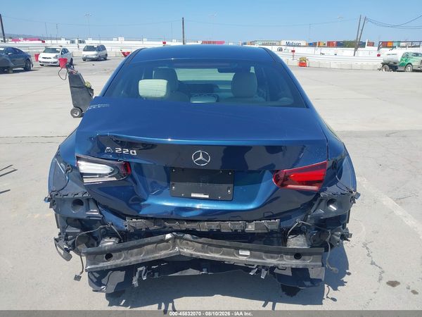 2019 MERCEDES-BENZ A 220 A220