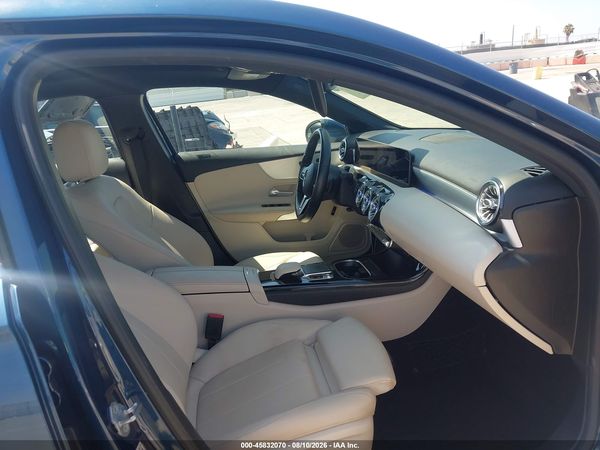 2019 MERCEDES-BENZ A 220 A220