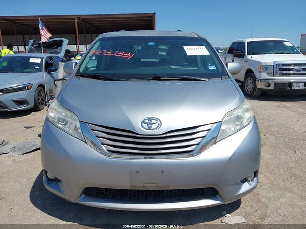 2017 TOYOTA SIENNA XLE 8 PASSENGER