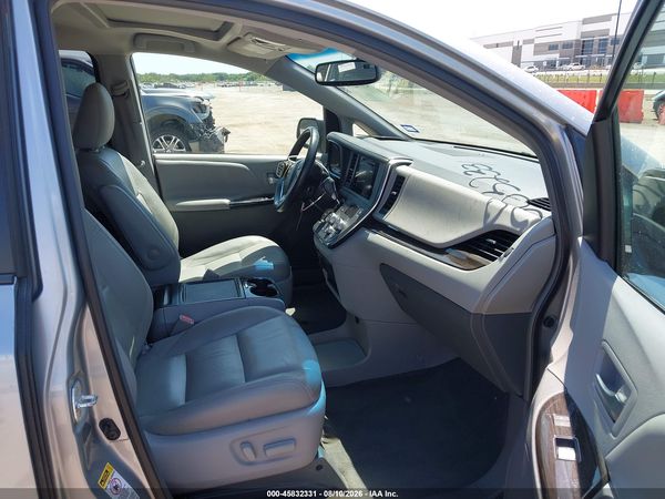 2017 TOYOTA SIENNA XLE 8 PASSENGER