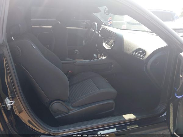 2017 DODGE CHALLENGER SXT