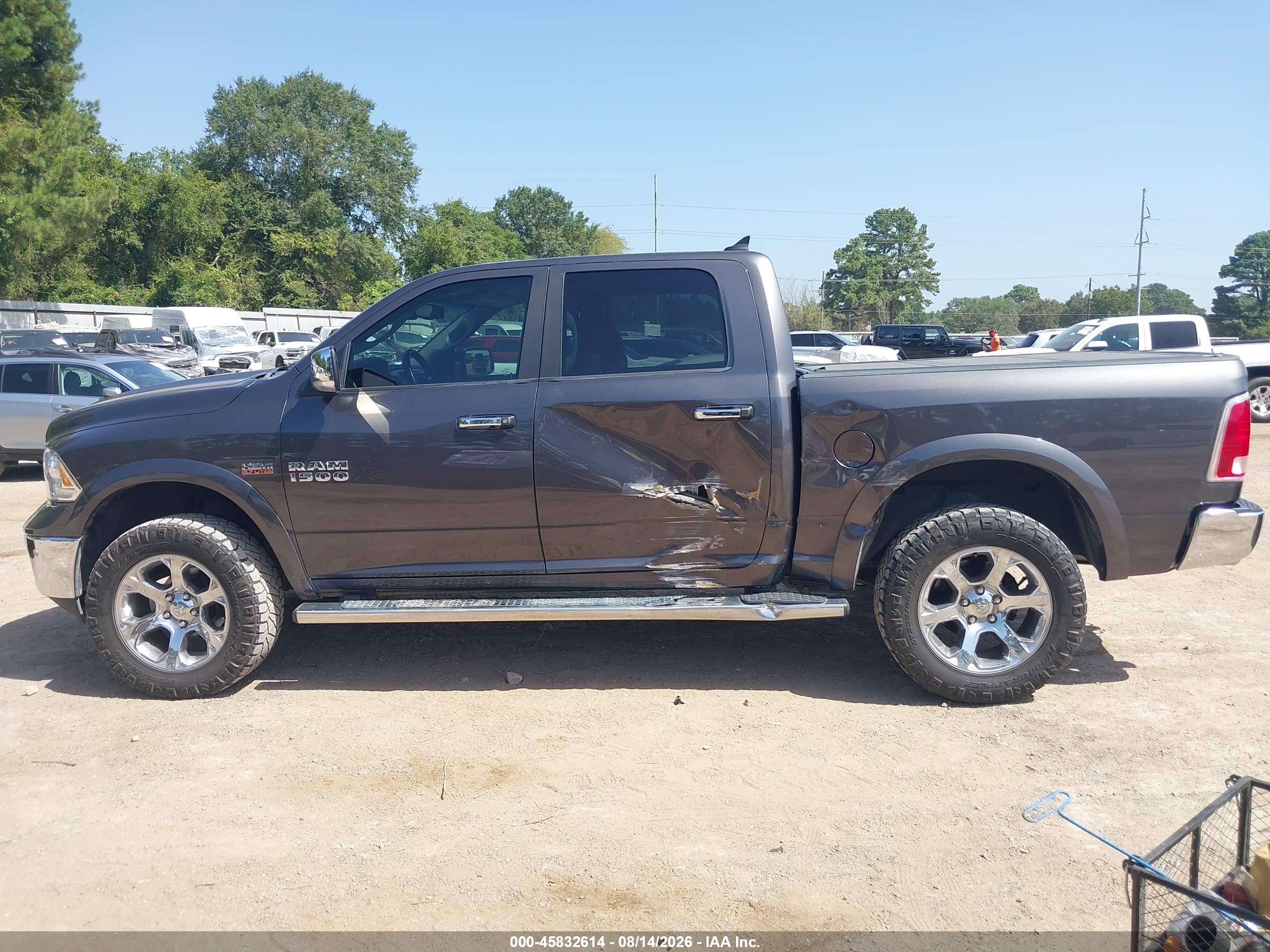 2017 RAM 1500 LARAMIE  4X4 5'7 BOX