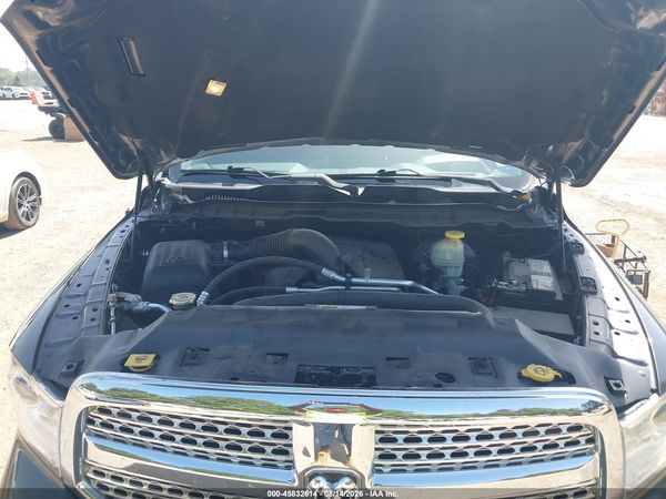 2017 RAM 1500 LARAMIE  4X4 5'7 BOX